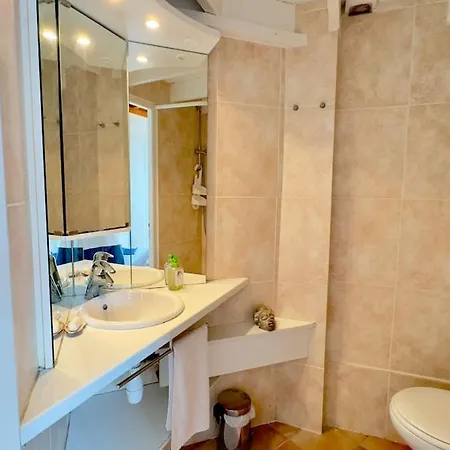 Apartment Halte A La Mer, 10 Min A Pied, Quartier Calme, Parking Gratuit